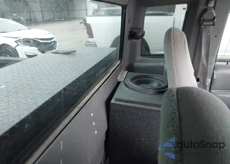 2000 Ford Ranger Xl/Xlt from USA, damaged, VIN 1FTYR14C3YPB22888